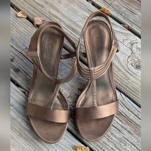 KENNETH COLE Reaction Bronze Strapy Sandals With 4" Heel Womens Size 8M